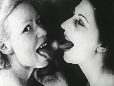ரேவன் ஹேர்டு பெண் POV இல் கடுமையாக துளையிடப்படுகிறாள்