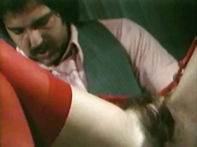 ஹார்ட்கோர் அனல் ஃபக்கிங் கொண்ட அழகான FFM ஆபாச வீடியோ